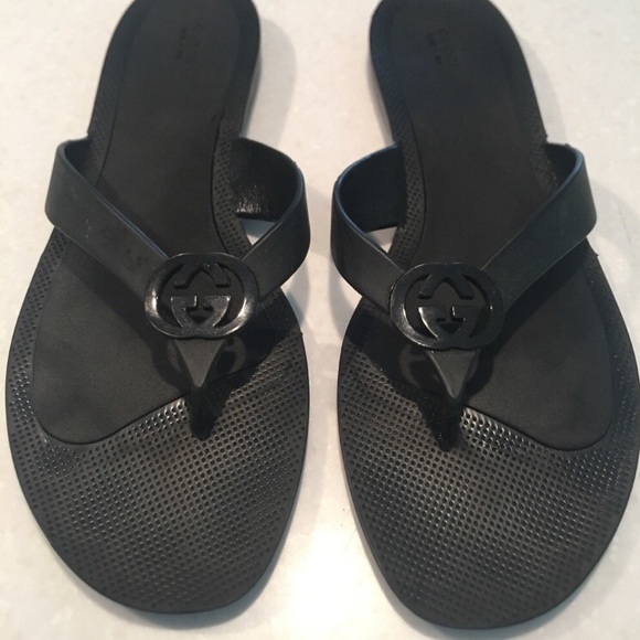 gucci rubber flip flops